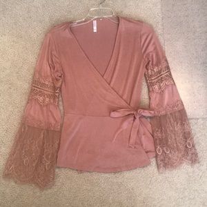 Long sleeve, cross over with tie